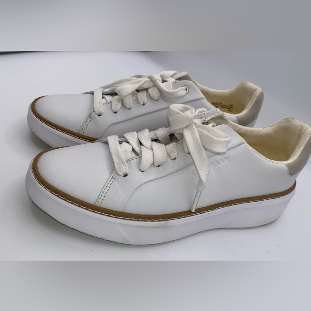 Cole Haan - Women's Grandpro Topspin Sneakers White 6 B   AA12